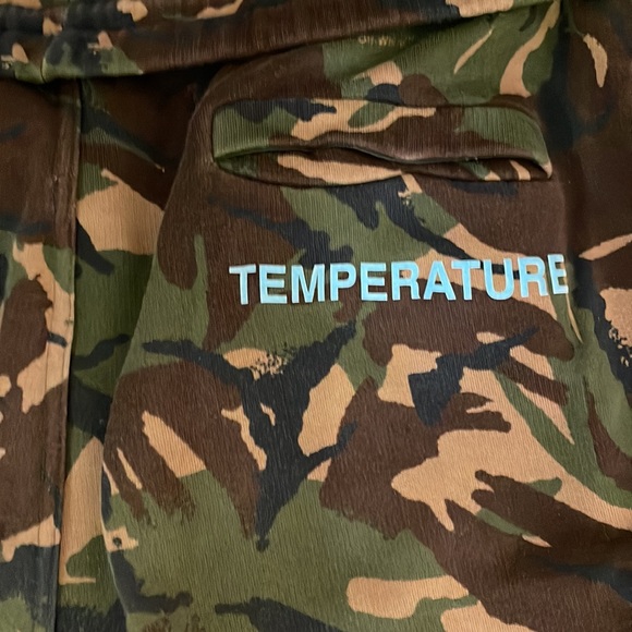 Men’s Off-White c/o Virgil Abloh diagonal camo jogger sweatpants. M. - Picture 2 of 9